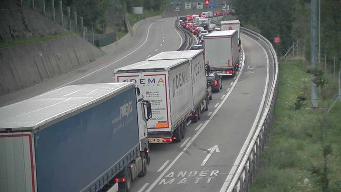 Die Sommerferien vor dem Gotthardtunnel