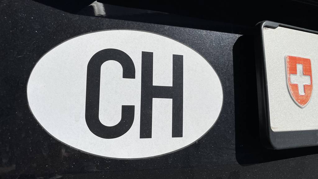Wann brauchts am Auto einen CH-Kleber?