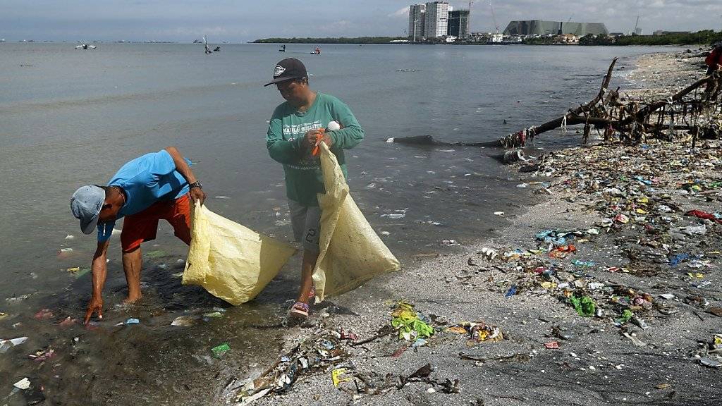 In einer Woche wurden an einem indonesischen Strand 54'000 Plastikteile gesammelt.
