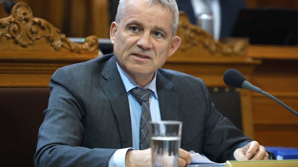 Asylminister Beat Jans wehrte sich in der kleinen Kammer am Dienstag im Rahmen der ausserordentlichen Session «Asyl» gegen den Vorwurf, der Bundesrat unternehme in diesem Bereich nichts.