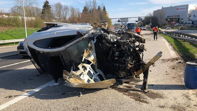 Stau nach Selbstunfall auf A1