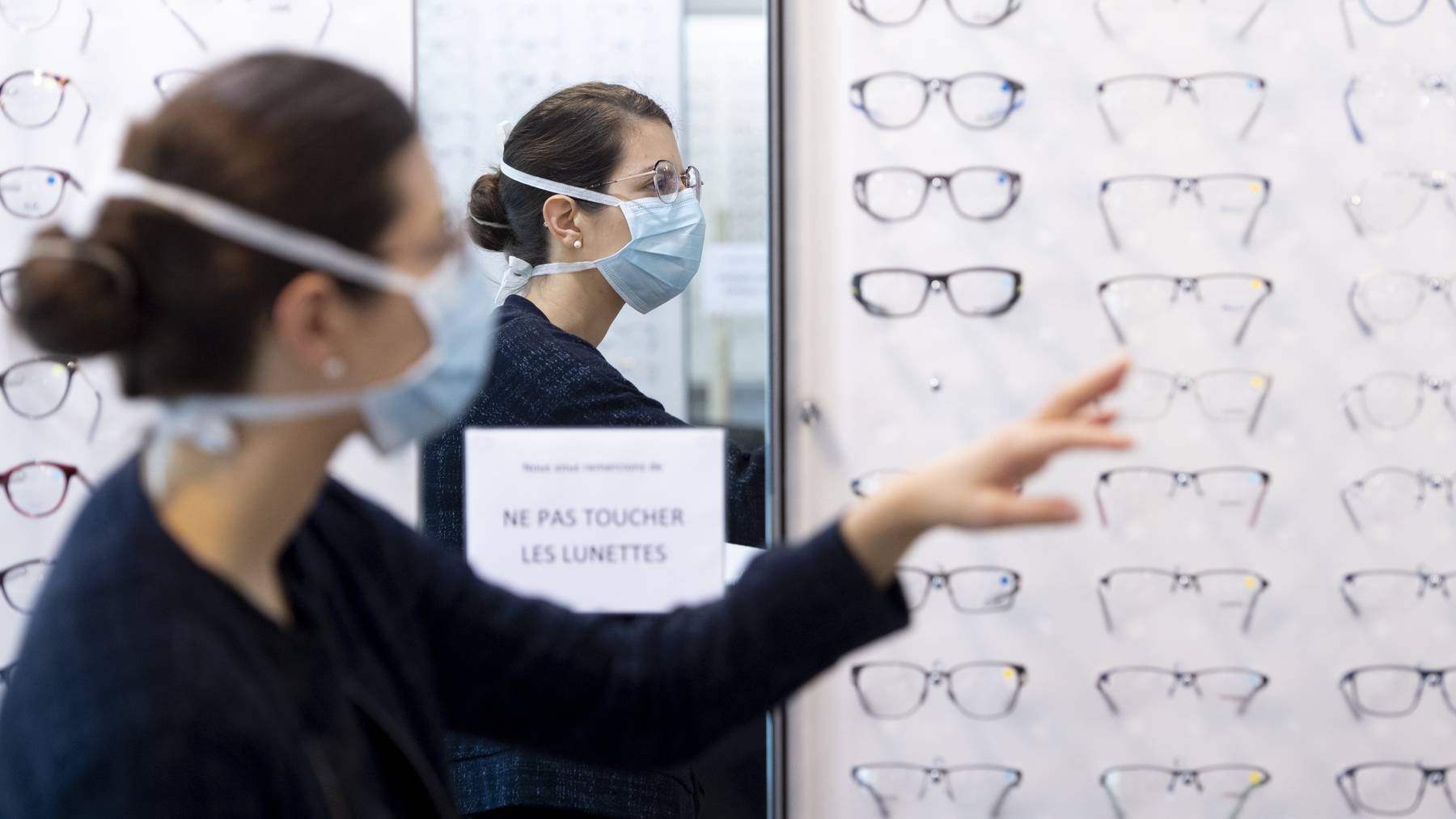 Im Oktober sind unter anderem Brillen und Kontaktlinsen teurer geworden.