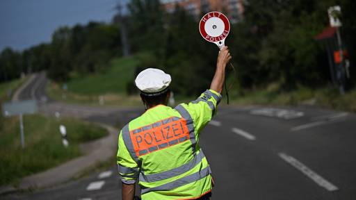 Mercedes-Fahrer (57) hält Polizei ennet der Grenze auf Trab