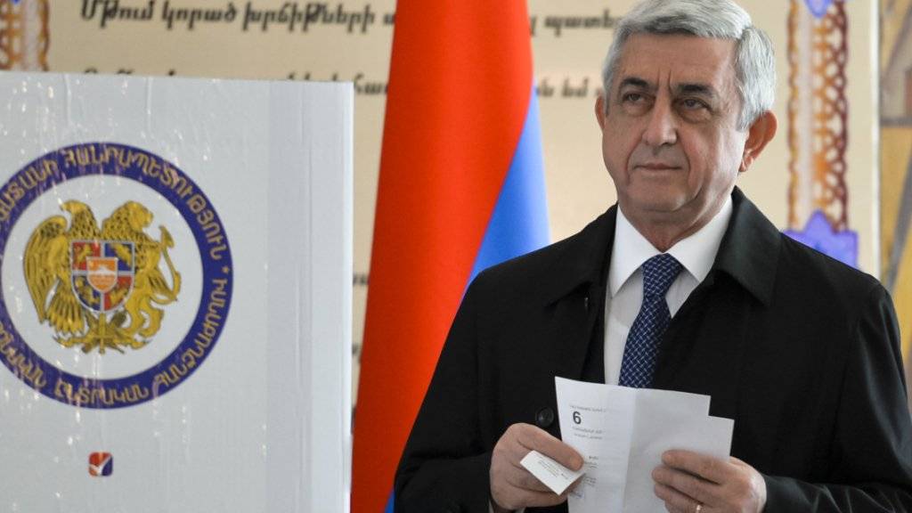 Die Partei von Armeniens Präsident Sersch Sarkissjan liegt bei den Parlamentswahlen gemäss ersten Ergebnissen in Führung.