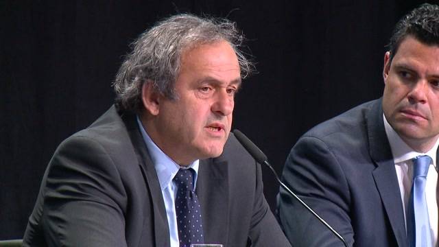 Michel Platini fordert Rücktritt von Sepp Blatter