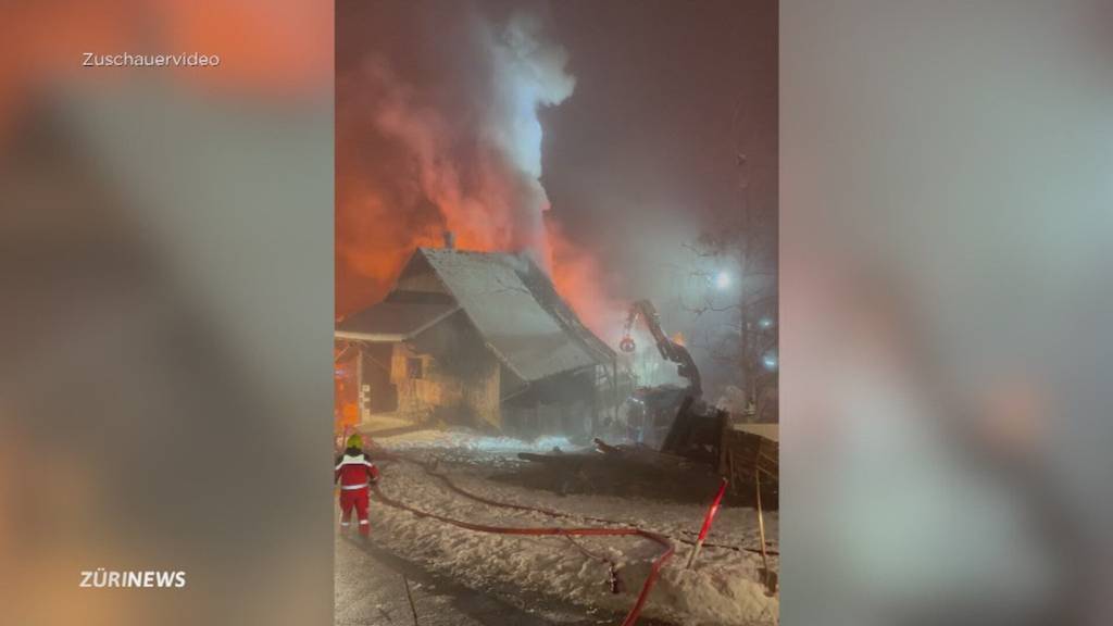 Bauernhaus in Brand: Grosser Schaden in Dürnten