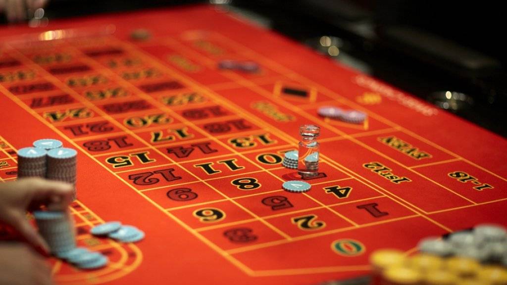 Internetspiele, Online-Casinos und das Angebot im grenznahen Ausland machen den Casinos hierzulande zu schaffen. Im letzten Jahr ging der Umsatz erneut zurück. (Symbolbild)