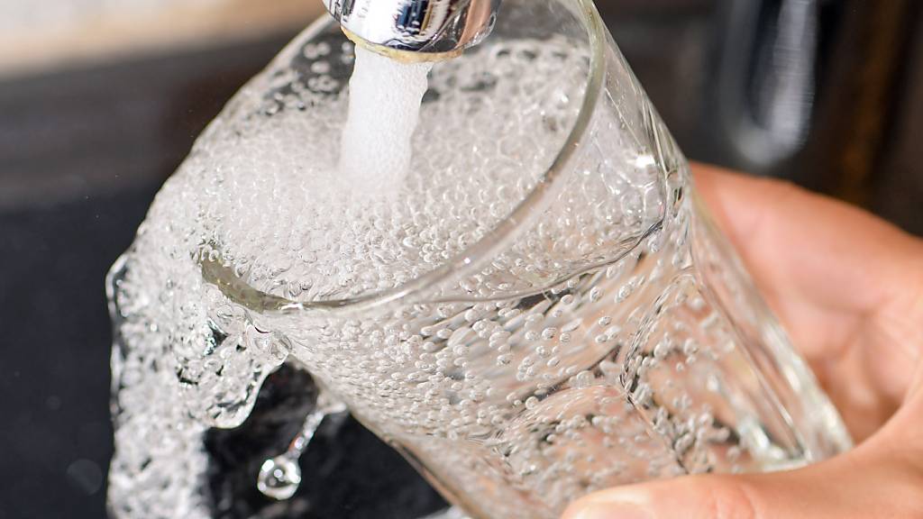 Im Alta Vallemaggia im Tessin ist das Trinkwasser verschmutzt. Die Behörden haben am Sonntagmorgen über Alertswiss davor gewarnt, das Leitungswasser zu konsumieren. (Symbolbild)