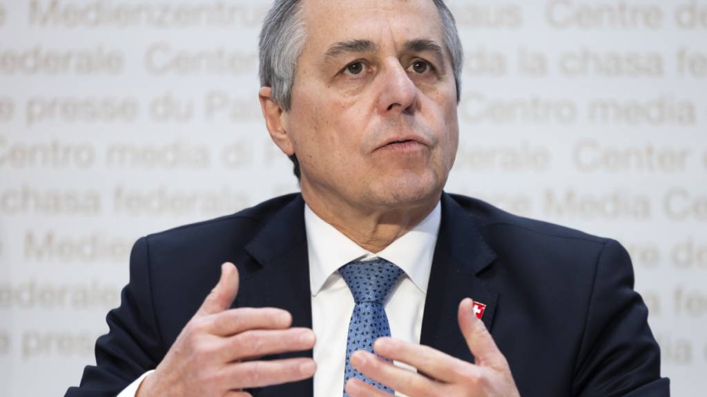 Aussenminister Ignazio Cassis will der Kritik am EU-Vertragspaket Rechnung tragen und geht bei der innenpolitischen Umsetzung noch einmal über die Bücher.