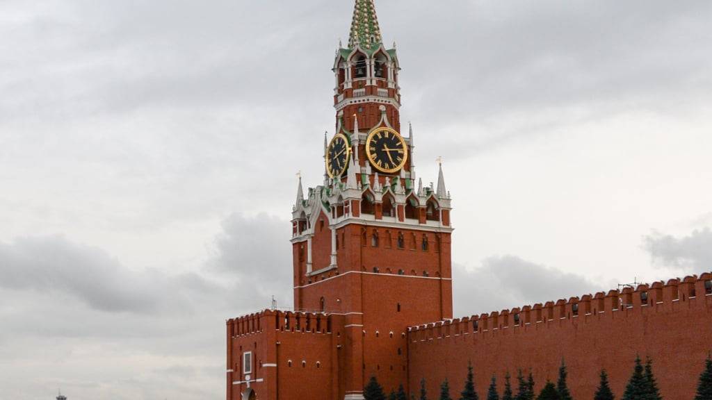 ARCHIV - Der Kreml mit dem Erlöserturm auf dem Roten Platz. Foto: Jens Kalaene/dpa-Zentralbild/dpa