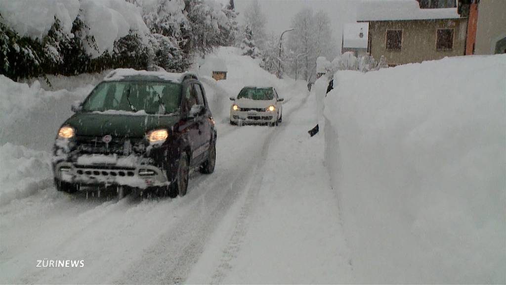 Der Winter ist da: Neuschnee sorgt für Verkehrschaos und Zugausfälle