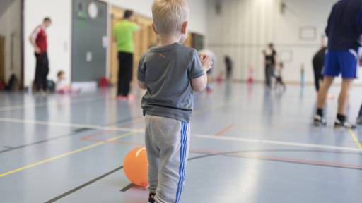 Schwyzer Regierungsrat will Familienstrategie erarbeiten