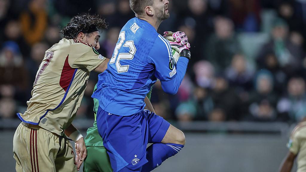 Servette dank Ersatzgoalie Frick im Achtelfinal