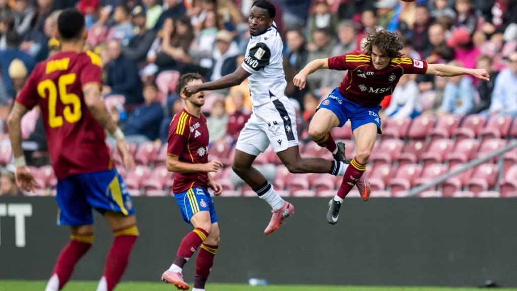 Philip Otele trifft für den FCB zweimal