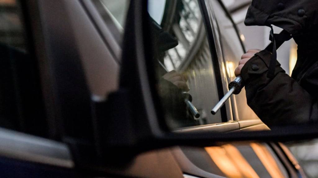 Die Luzerner Polizei nahm am Sonntag in der Stadt Luzern einen mutmasslichen Autodieb fest. (Symbolbild)