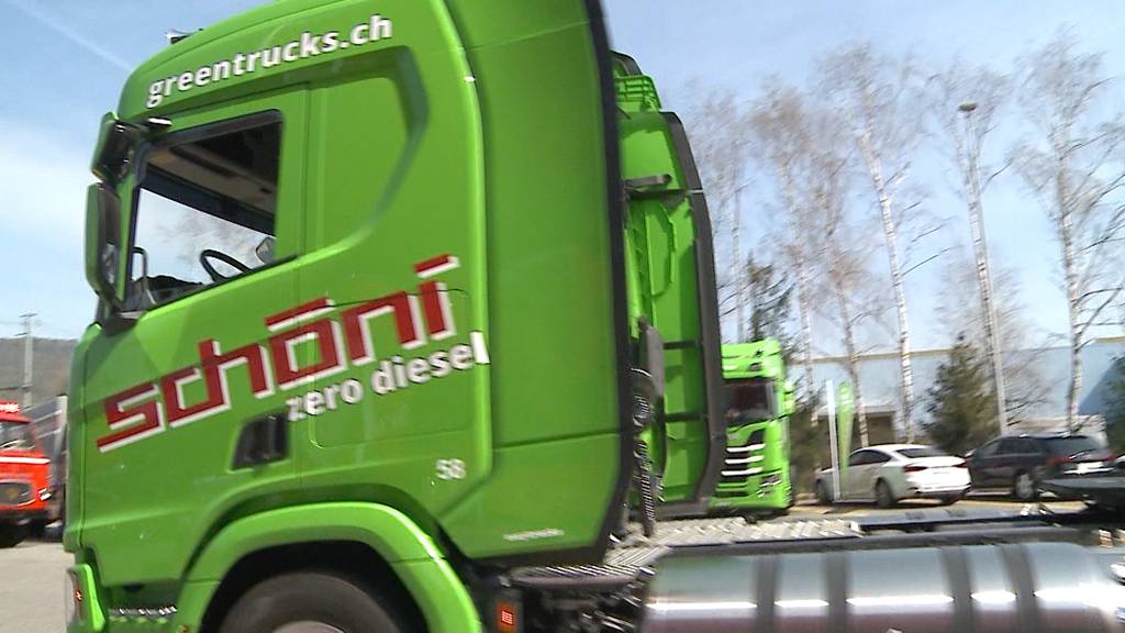 SVP-Politiker fahren den ersten Flüssiggas-LKW