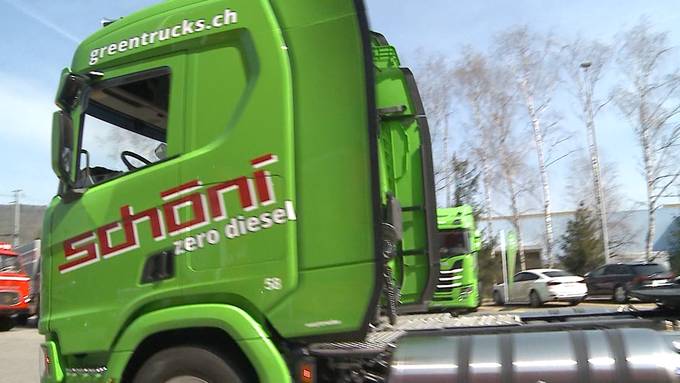 SVP-Politiker fahren den ersten Flüssiggas-LKW