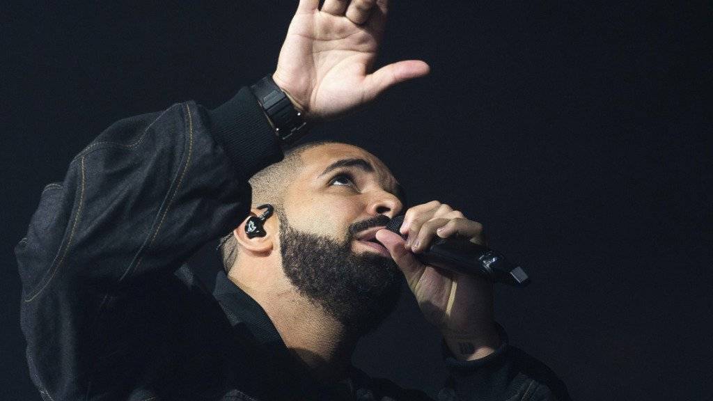 Mit dem Rekord von 13 Nominationen könnte Rapper Drake bei den American Music Awards ganz gross rauskommen. (Archivbild)