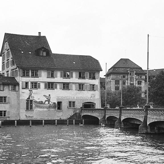 Aus Zürcher Rudolf-Brun-Brücke soll Frau-Minne-Brücke werden