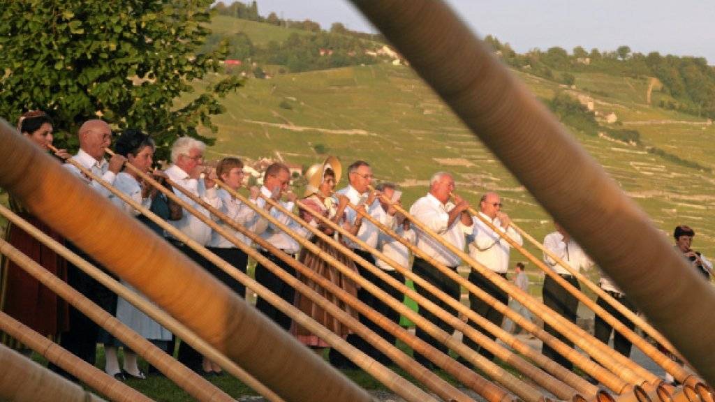 Der Alphorn-Event in Mailand soll die Schweiz ins beste Licht rücken. (Archiv)