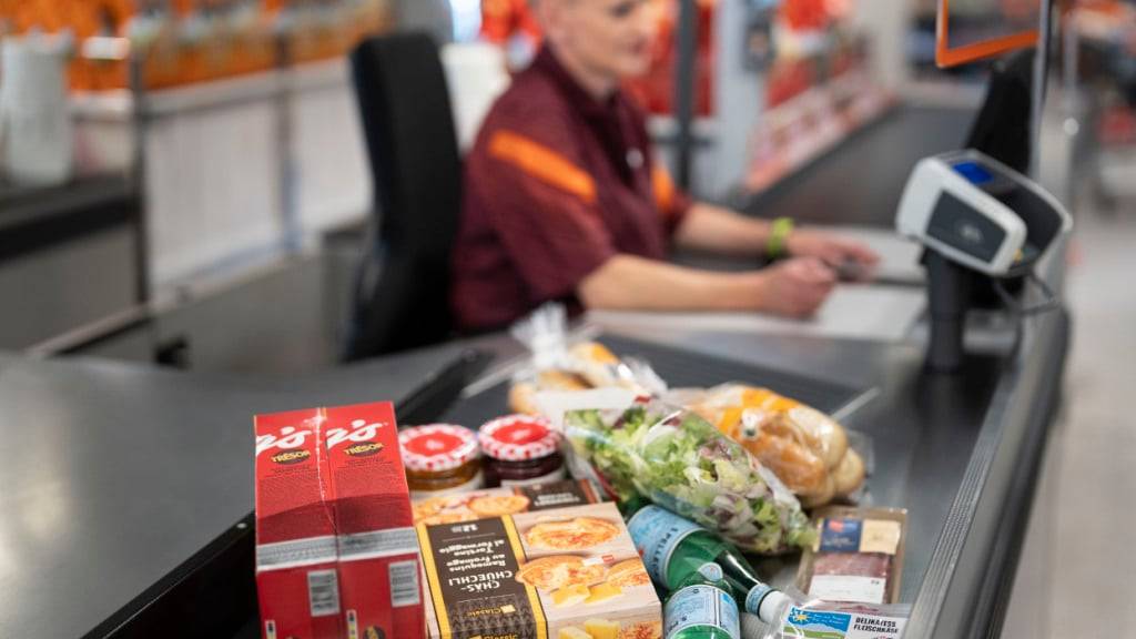 Die Inflation ist vor allem bei Inlandgütern gestiegen, während die Teuerung bei den Importgütern weiterhin klar negativ war. (Symbolbild)