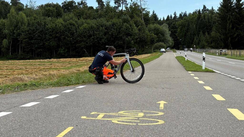 Ein 44-jähriger Rennvelofahrer ist am Sonntagnachmittag In Illnau bei einem Unfall schwer verletzt worden.