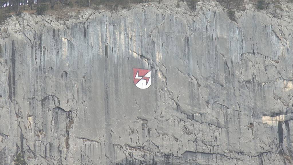 Überdimensional: Haus in Welschenrohr hat die grösste Schweizer Flagge auf dem Dach