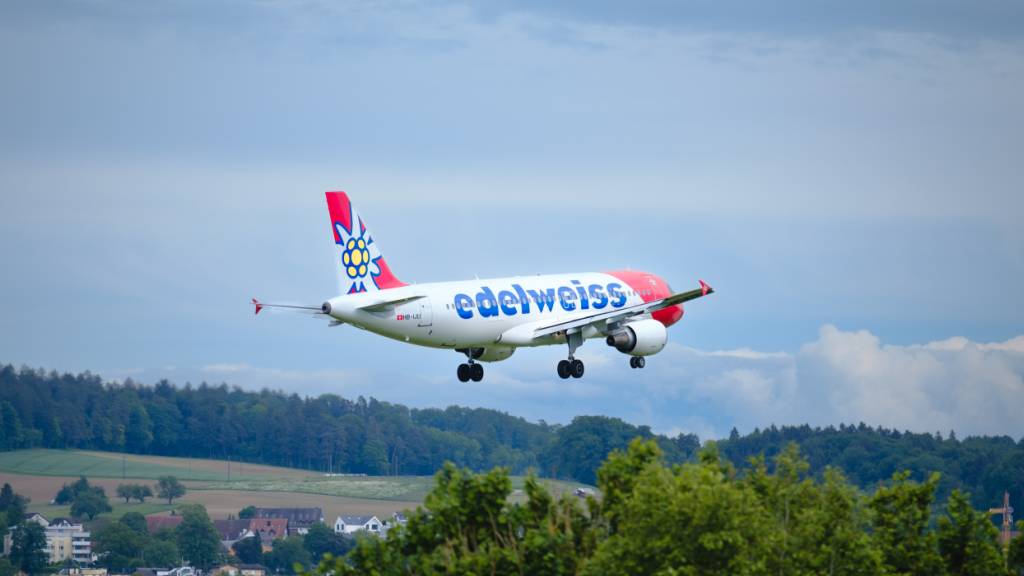 Die Edelweiss fliegt im Winter neue Ferienziele an. (Archivbild)