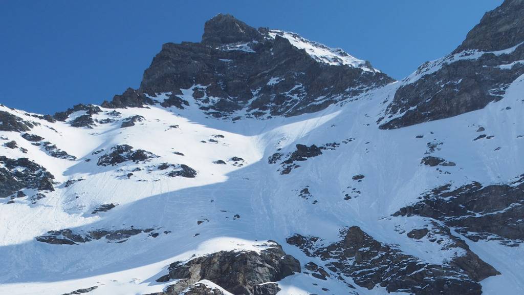 Zum Absturz kam es auf dem Walliser Gletscher du Meitin auf rund 3400 Metern über Meer.