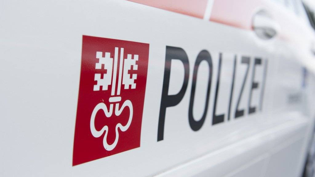 Ein Rentner hat in der gemeinsamen Wohnung in Stansstad NW seine Ehefrau erschossen. Das Motiv und die Hintergründe der Tat sind nach Angaben der Kantonspolizei Nidwalden noch unklar. (Symbolbild)