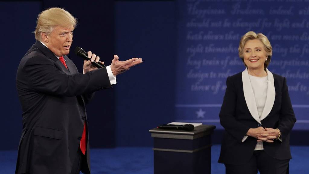 Donald Trump und Hillary Clinton gaben sich während des 2. TV-Duells viel «Saures».