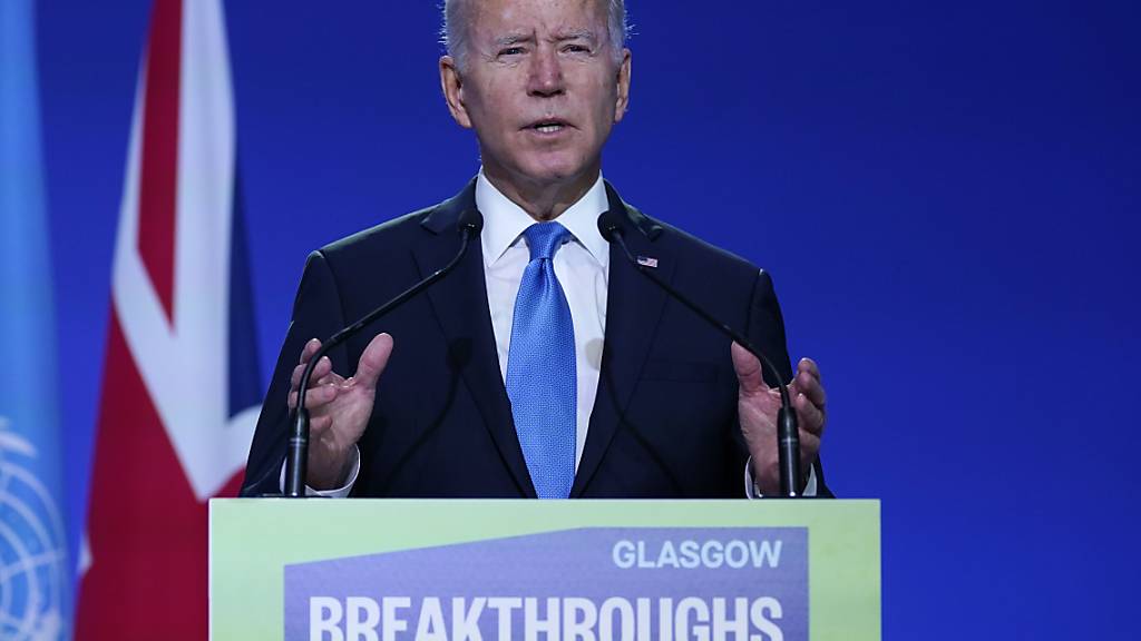 Joe Biden, Präsident der USA, spricht bei der Podiumsveranstaltung «Accelerating Clean Technology Innovation and Deployment» (dt. Beschleunigung der Innovation und Einsatzes sauberer Technologien) während der UN-Klimakonferenz COP26 in Glasgow. Foto: Evan Vucci/AP/dpa