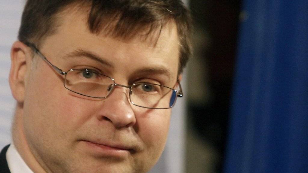 EU-Kommissions-Vize Valdis Dombrovskis hat am Mittwoch in Brüssel vorgeschlagen, Spanien und Portugal trotz ihrer Haushaltsdefizite nicht mit einer Geldstrafe zu sanktionieren. Der definitive Entscheid liegt jedoch bei den EU-Staaten. (Archiv)