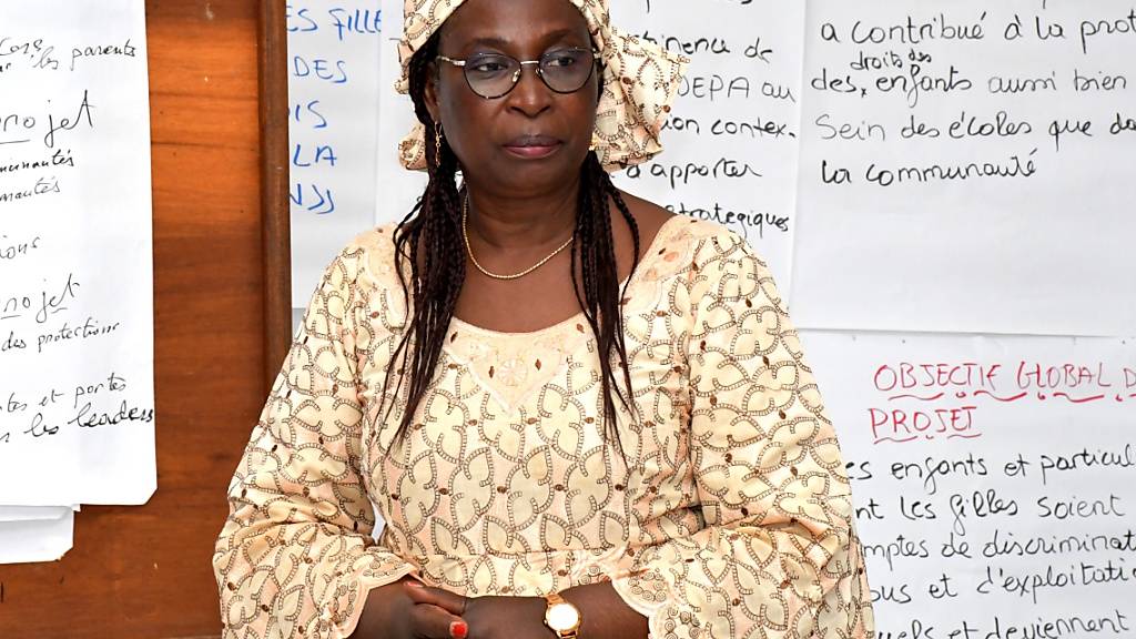 HANDOUT - Die Juristin Marthe Wandou aus Kamerun wird mit dem Alternativen Nobelpreis 2021 ausgezeichnet. Foto: ---/Right Livelihood/dpa - ACHTUNG: Nur zur redaktionellen Verwendung im Zusammenhang mit der aktuellen Berichterstattung und nur mit vollständiger Nennung des vorstehenden Credits