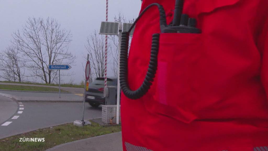 Grossandrang: Keine Parkplätze mehr bei Räbechilbi Richterswil