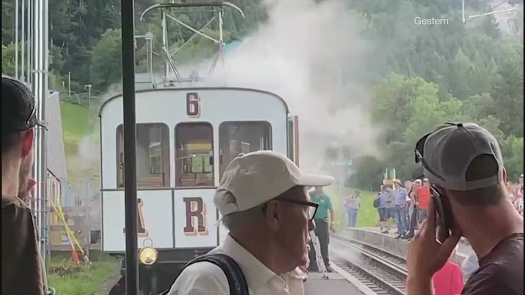 Rauch aus Bahn: Nach Rigi-Schwinget gab es eine Panne