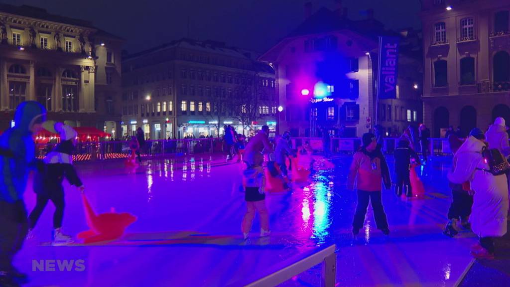 Eröffnung der künstlichen Eisbahn auf dem Bundesplatz