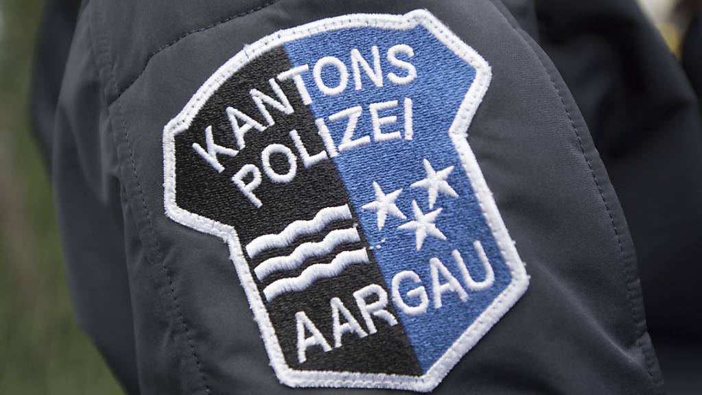 Die Kantonspolizei Aargau sucht nach einem Mann, der in Berikon eine 14-jährige Schülerin belästigt hat. (Symbolbild)