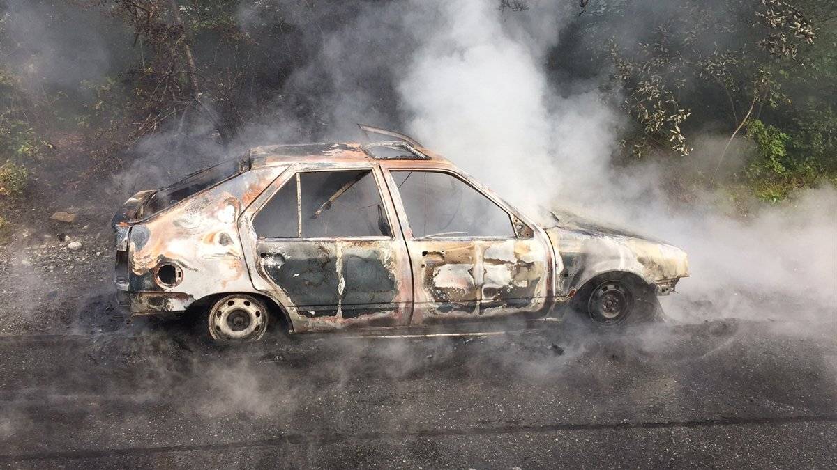 Da blieb nicht mehr viel übrig: Das ausgebrannte Auto in Trimmis.