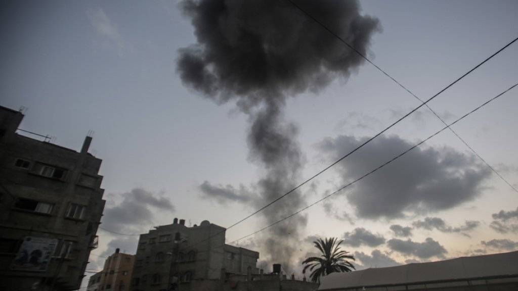 Rauchschwaden über Gaza nach israelischen Luftangriffen.