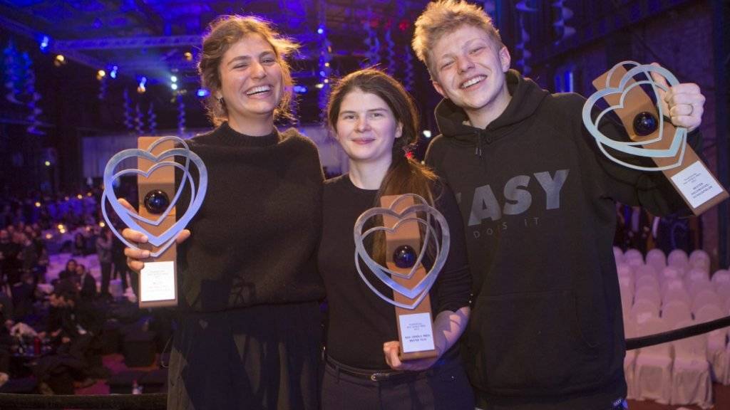 Die Max-Ophüls-Preisträger Elisabeth Wabitsch (links), Monja Art (Mitte) und Leonard Kunz (rechts).