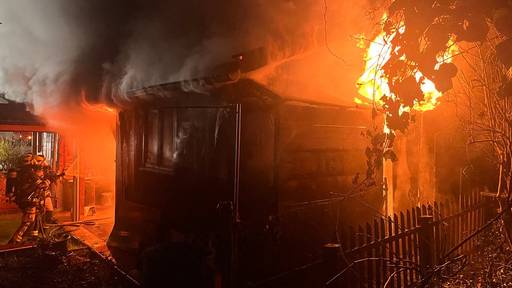 Gartenhaus brennt in Emmenbrücke aus - Polizei sucht Zeugen