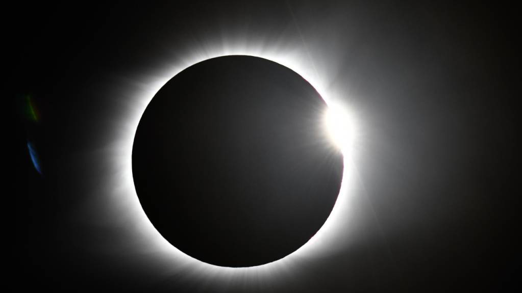 Die Sonnenfinsternis beginnt: Um 17.34 Uhr Schweizer Zeit nahm die partielle Verfinsterung vor der Westküste Alaskas ihren Anfang. (Symbolbild)