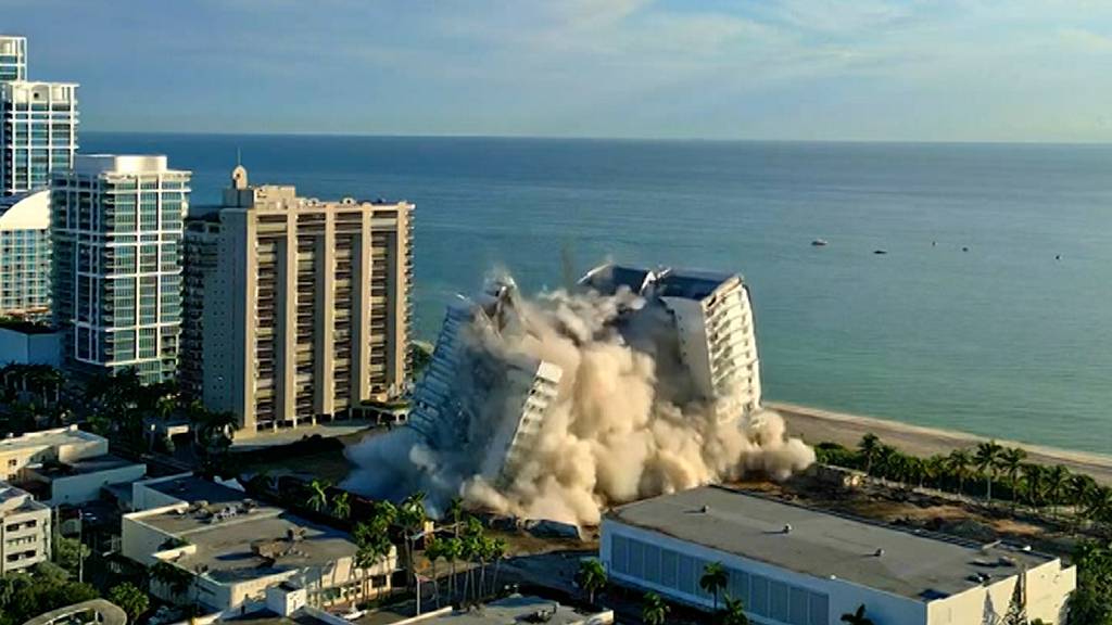 Altes Luxus-Hotel in Miami gesprengt
