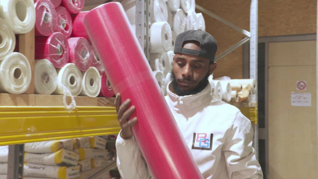 Integration durch Job – Simon Abdella aus Eritrea arbeitet in Arbon als Gipser