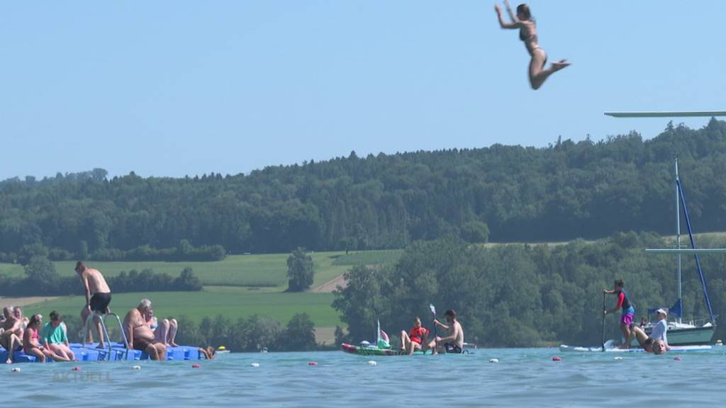 Heisser Ferien-Abschluss: Kinder geniessen Sommer-Comeback in der Badi oder am Hallwilersee