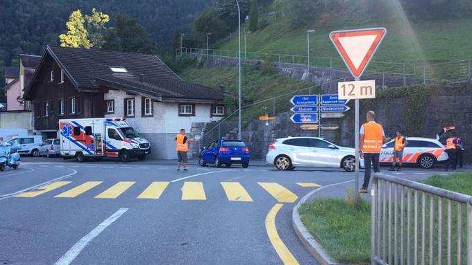 Rollerfahrerin erleidet schwere Beinverletzungen