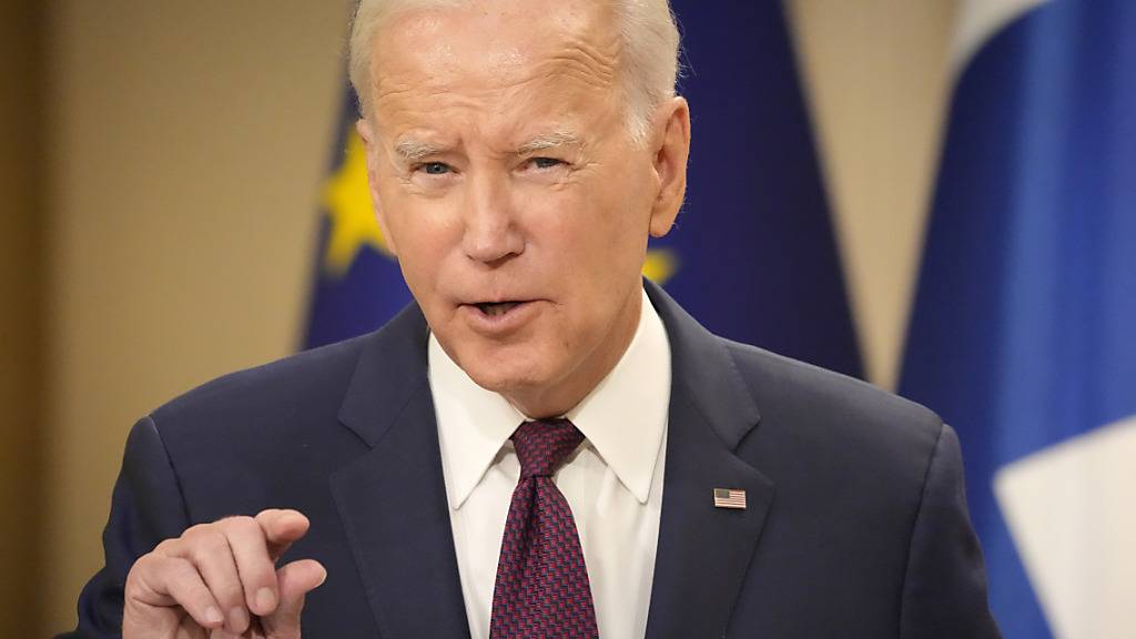 Joe Biden, Präsident der USA, spricht auf einer Pressekonferenz im Präsidentenpalast in Helsinki. Foto: Sergei Grits/AP/dpa
