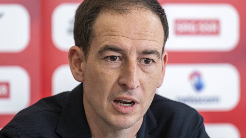 Rafel Navarro nominiert sein erstes Kader im neuen Jahr