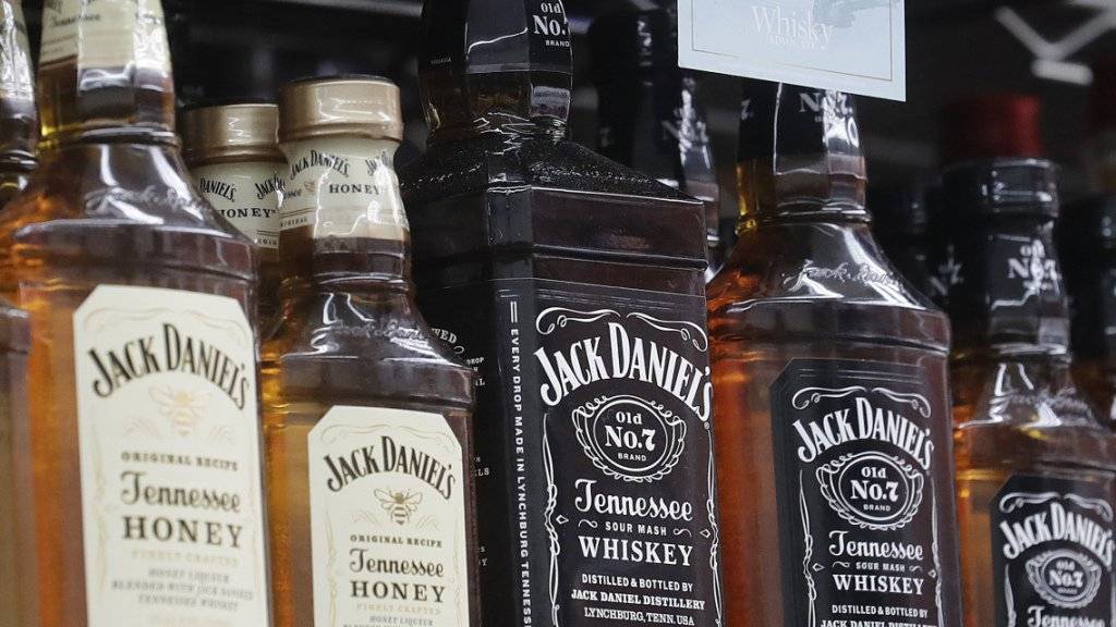 Der Zollstreit lässt die US-Whiskey-Exporte in die EU einbrechen. (Archiv)